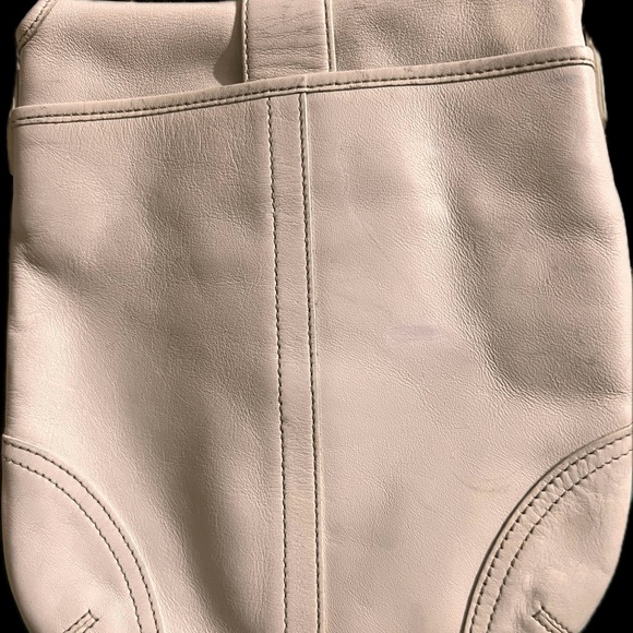 Coach - Picture 2 of 8